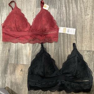 2 Adrienne Vittadini size large lightly lined lace bralettes